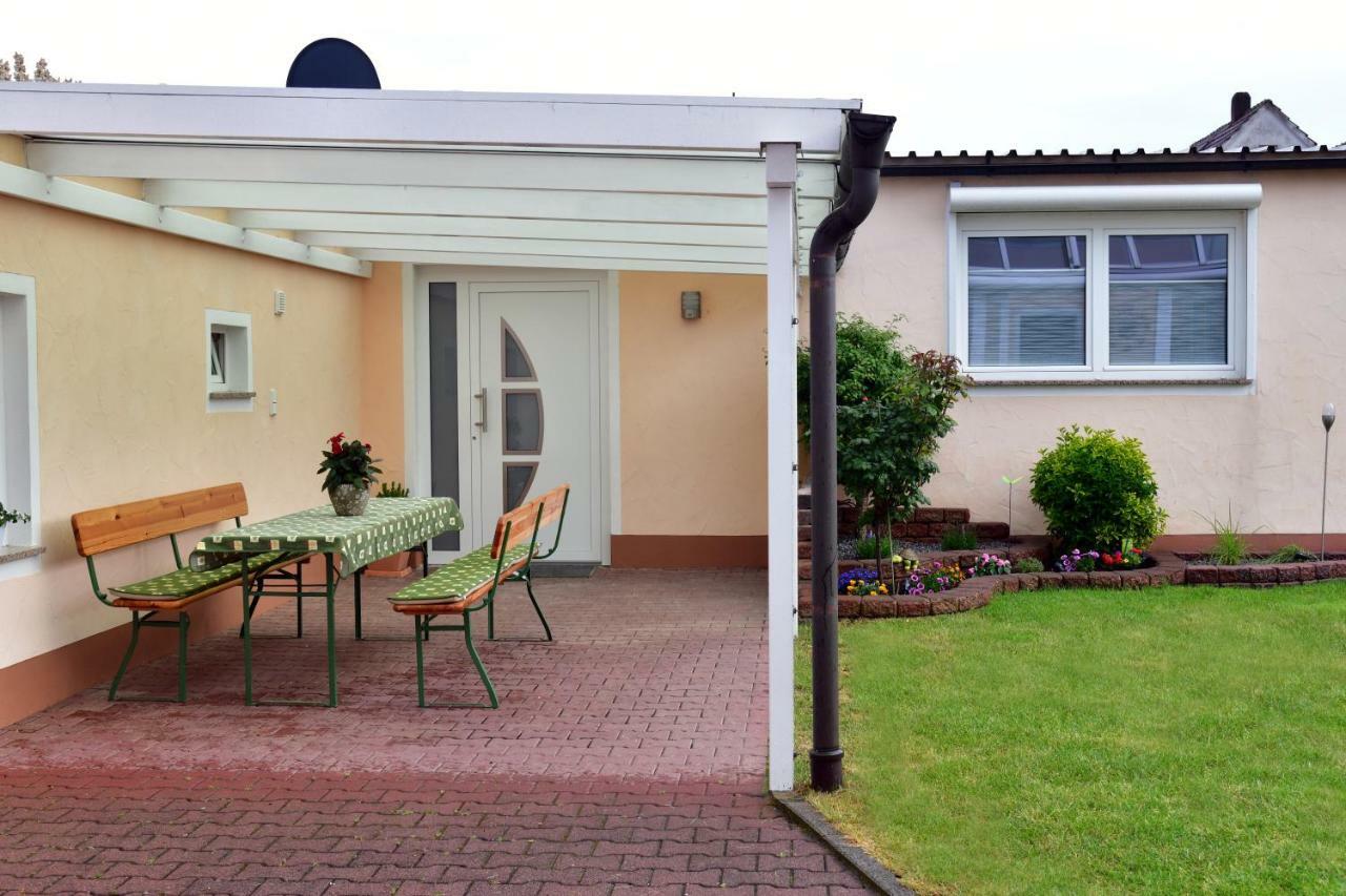 Annis Wohnschloesschen Apartamento Mainhausen Exterior foto
